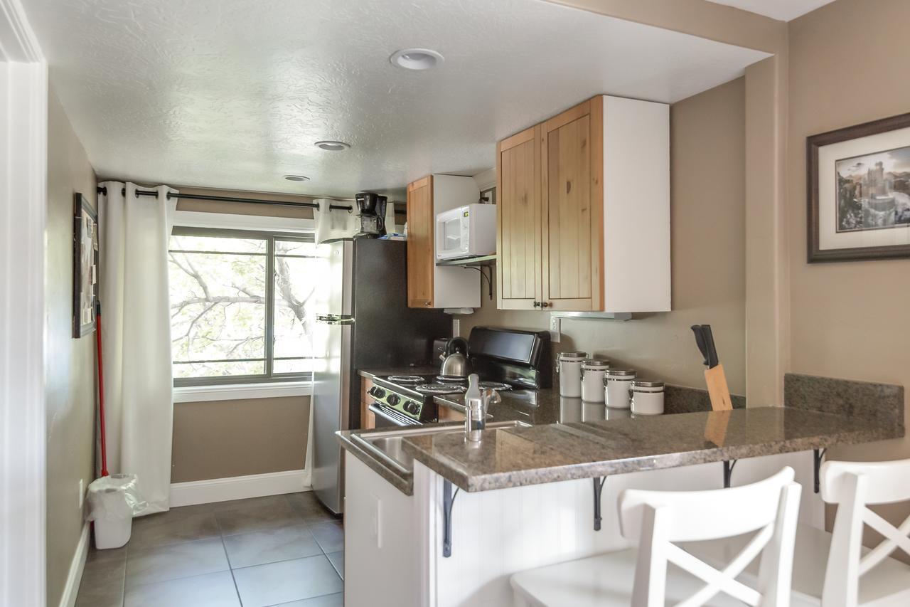 Aspenwood Manor Aparthotel Provo Ngoại thất bức ảnh